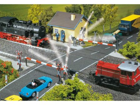 Faller HO Beschrankter Bahnübergang