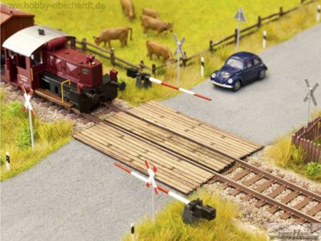 Noch  H0 L-C Bahnübergang Holzb.