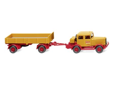 Hanomag mit Pritschenanhänger