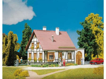 Faller HO Fachwerkhaus mit Garage