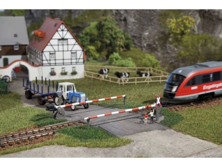 Auhagen H0 Beschrankter Bahnübergang