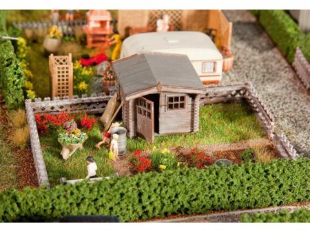 Faller HO Schrebergarten mit kleinem Gartenhäuschen