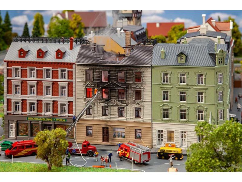 Faller N Brennendes Wohnhaus