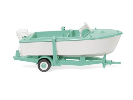 Motorboot auf Anhänger -     
