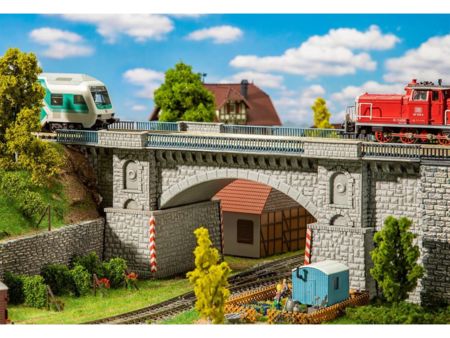 Faller  Eisenbahn-/Straßenbrücke