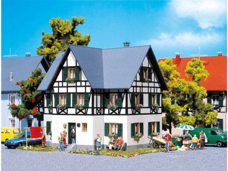 Faller HO Zweifamilienhaus mit Fachwerk