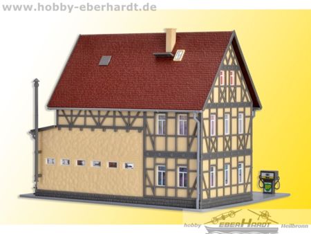 Vollmer H0 Landmaschinen-Reparaturwerkstatt mitLED-Beleuchtu