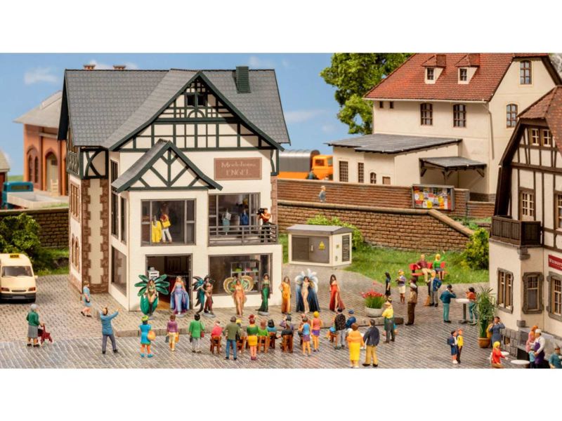 NOCH H0 Modegeschäft m-m Modeschau