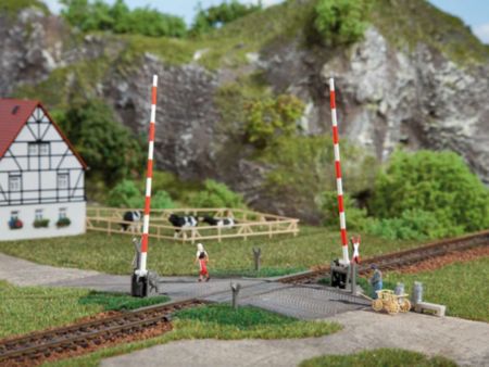 Auhagen H0 Beschrankter Bahnübergang