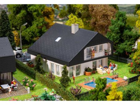 Faller HO Wohnhaus mit Plattendach