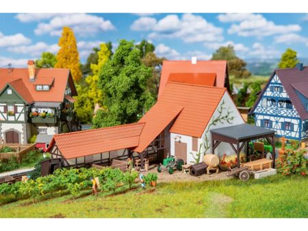 Faller  Landwirtschaftliches Gebäude mit Zubehör