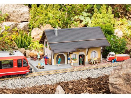 Pola G Bahnhof Lavin