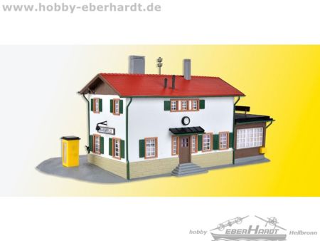 Kibri H0 Bahnhof Maienfeld inkl. Hausbeleuchtungs-Startset
