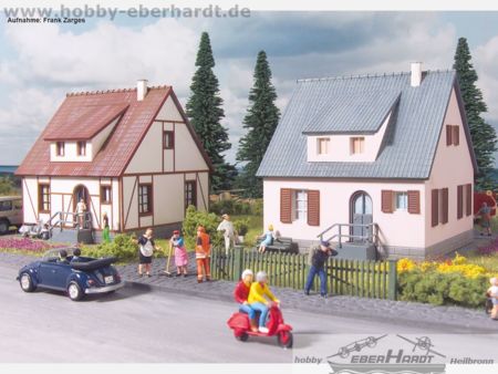 Piko 2x Siedlungshäuser Neuburg + 1x Geräteschuppen