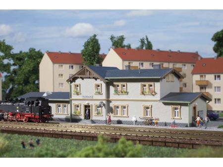 Auhagen N Bahnhof Radeburg