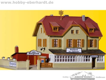 Kibri N Gasthaus zur Eisenbahn mit Biergarten