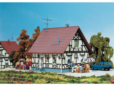 Faller HO Einfamilienhaus mit Fachwerk