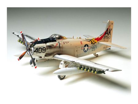 Tamiya 1:48 USN Douglas A1-H Skyraider