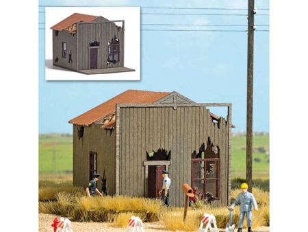 Busch HO Verfallenes Haus