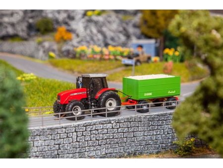 Faller Car-System MF Traktor mit Hackschnitzelanhänger (WIKI
