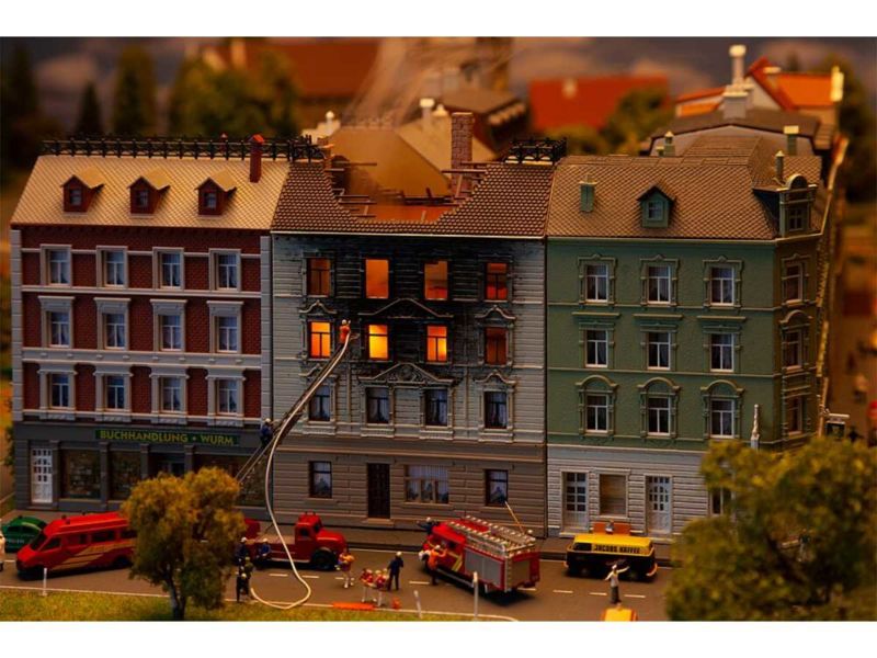 Faller N Brennendes Wohnhaus