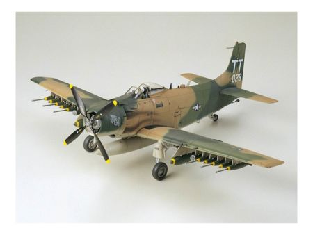 Tamiya 1:48 Douglas A-1J Skyrider USAF