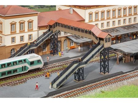 Faller HO Fußgängerbrücke mit Überdachung