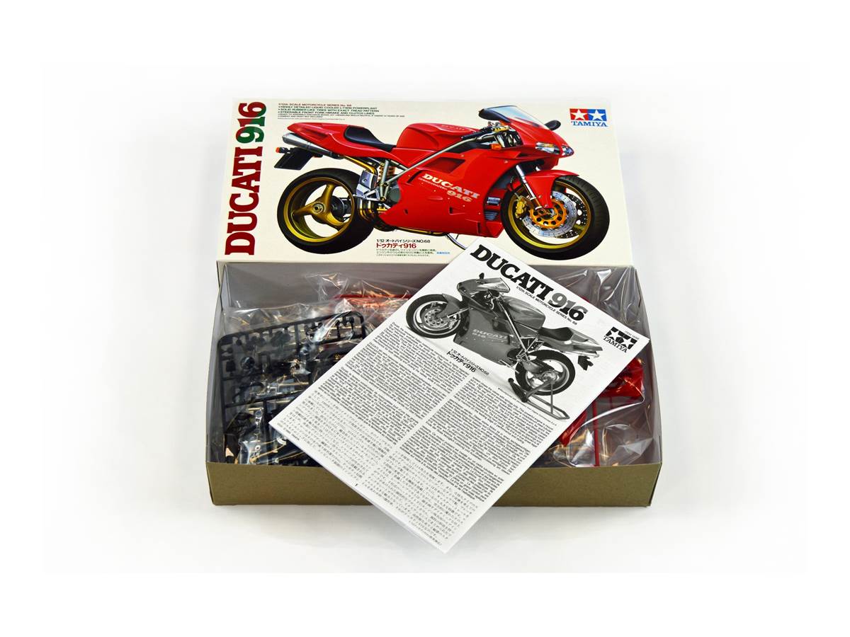 TAMIYA 14068 1:12 Ducati 916 Desmo. 1993 - model making, plastic kit, hobby, crafts, gluing, model kit, model, assembly