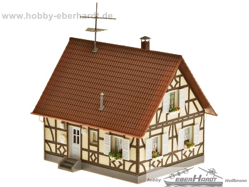 Faller FA 232560 Einfamilienhaus – Modellbau-Gebäude Für Modelleisenbahn Oder Diorama, Bausatz Im Maßstab H0